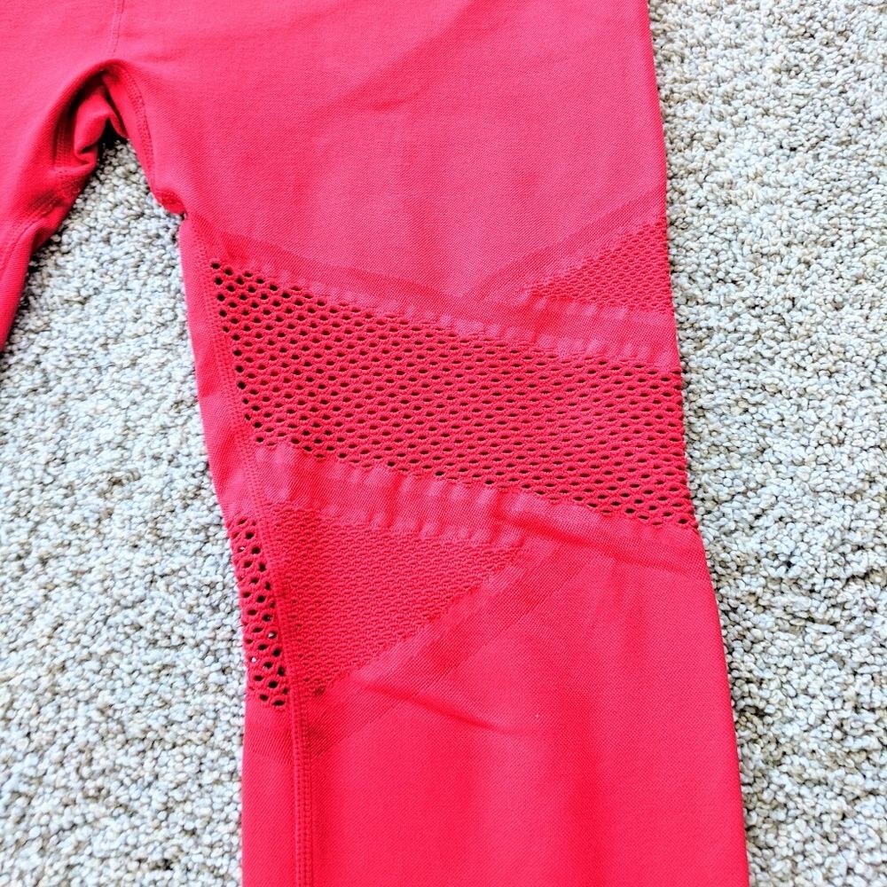 Nwot Red Fabletics Powerhold Compression Leggings - image 6